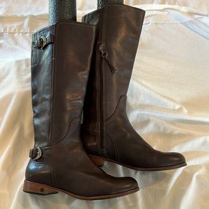 UGG Women’s Brown Leather Boots. Size 9.5